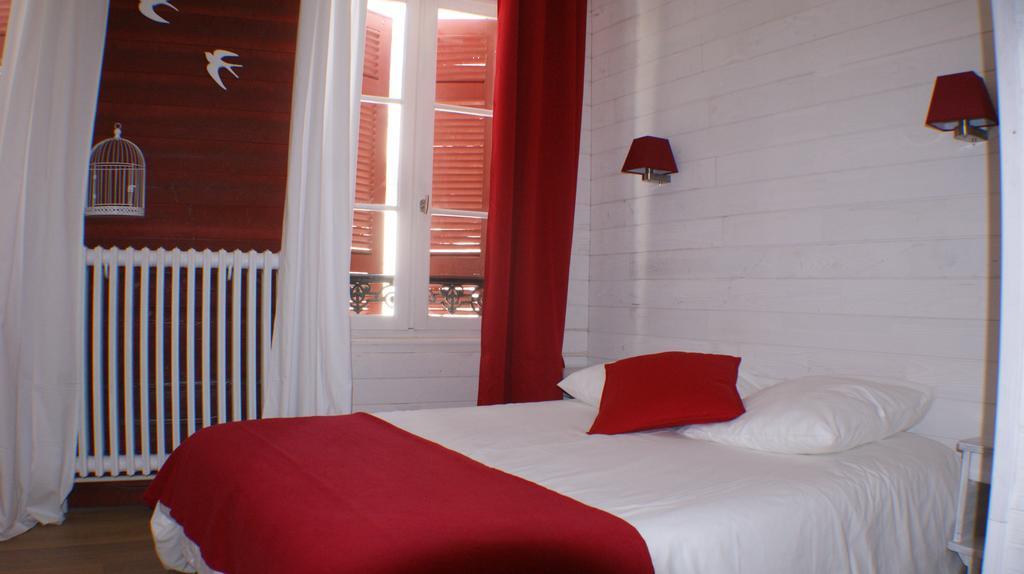 Hotel De La Gare Байон Екстериор снимка